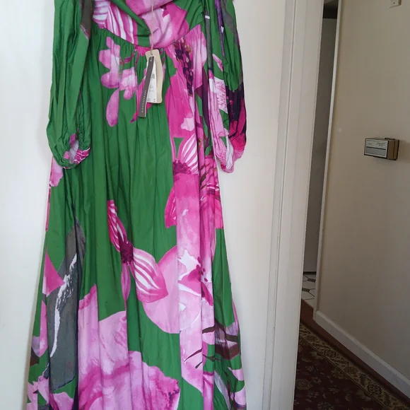 Elegant Floral Maxi Dress in Green and Pink - Picture 2 of 8